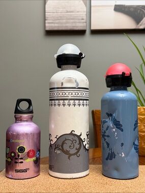 White & Gray Decorative Stainless Water Bottle - White/Grey